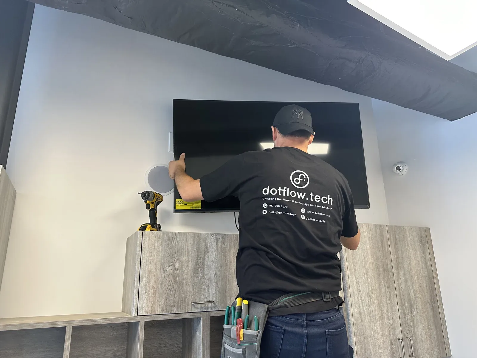Display mounting
