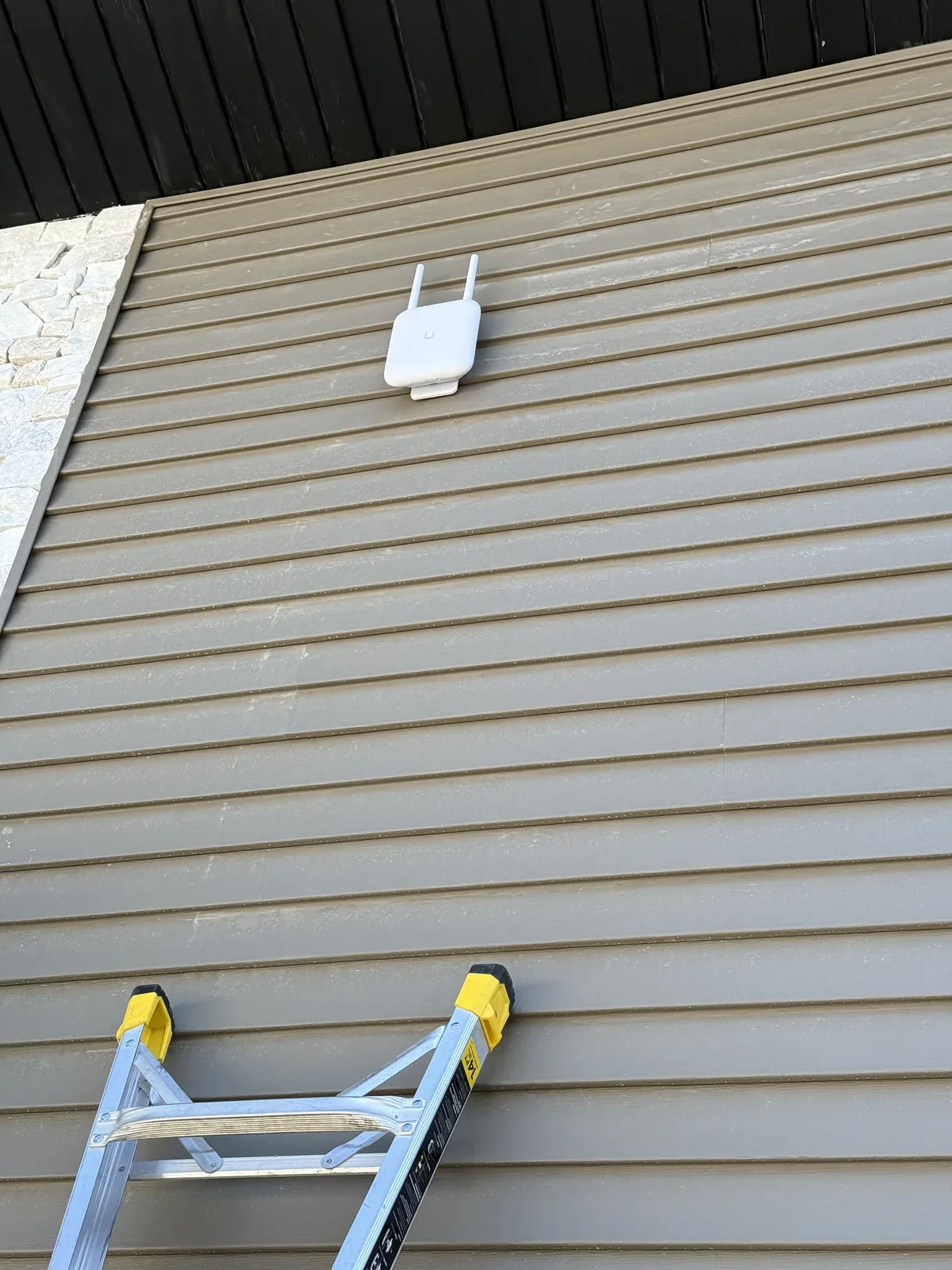 Outdoor wireless access point